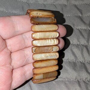 $3 with Bundle ~ Mother of Pearl Shell Tablet Wide Stretch Bracelet 6289